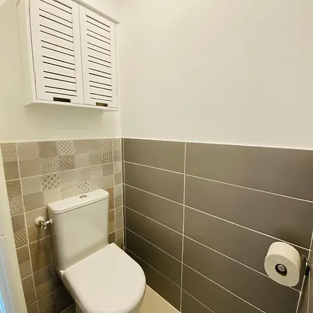Apartment 4 Pers Climatise Parking Piscine Proche Des Plages Menage Inclus - V0816 *