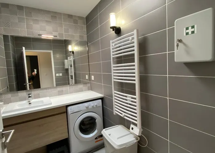 Apartament 4 Pers Climatise Parking Piscine Proche Des Plages Menage Inclus - V0816 Vias
